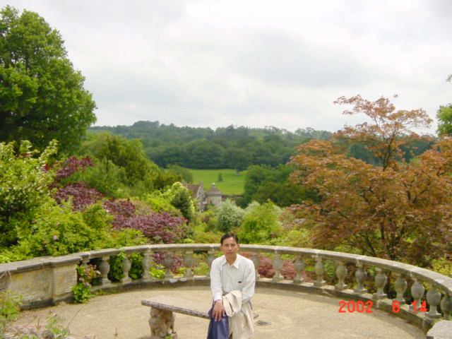 �r�������������@ �b����������