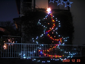 電飾のクリスマスツリー